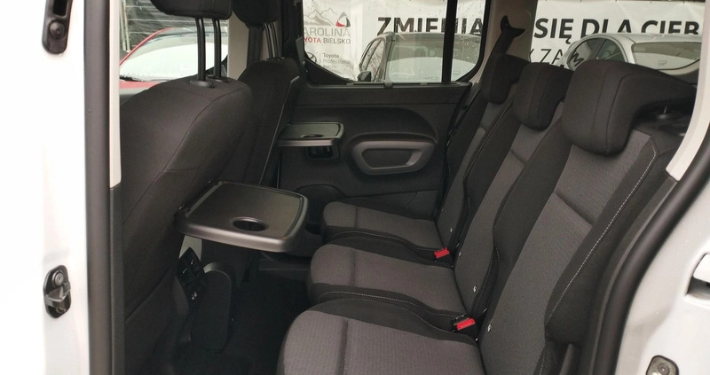 Toyota Proace City Verso cena 159500 przebieg: 4, rok produkcji 2023 z Trzciel małe 352